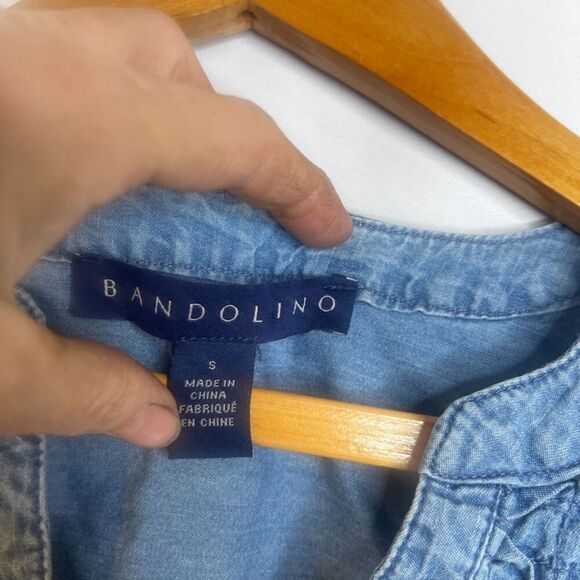 Bandolino Denim Vneck Cotton Blend Beaded Textured Shoulder Size Small Chambray - Picture 7 of 11